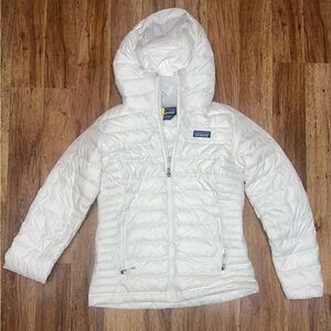 Patagonia White Hooded Jacket